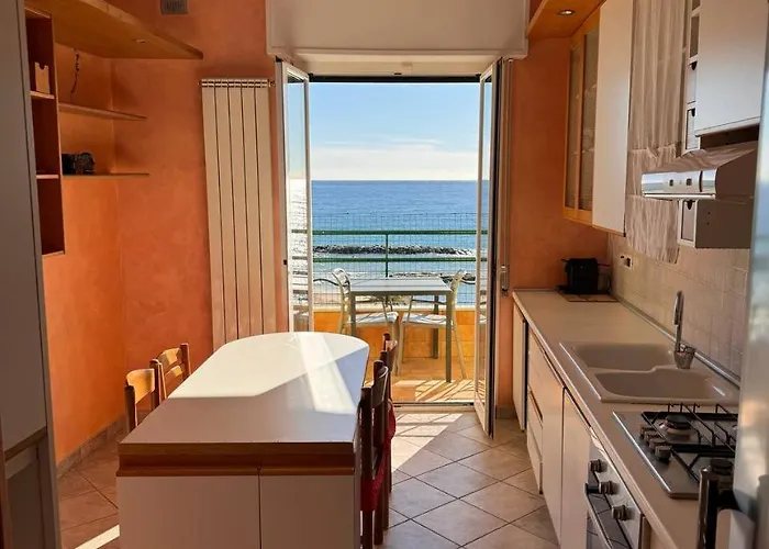 Отель Ideal 3*