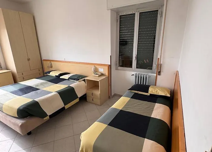 Отель Ideal 3*