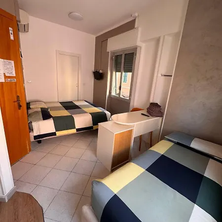 Ideal Hotel 3*