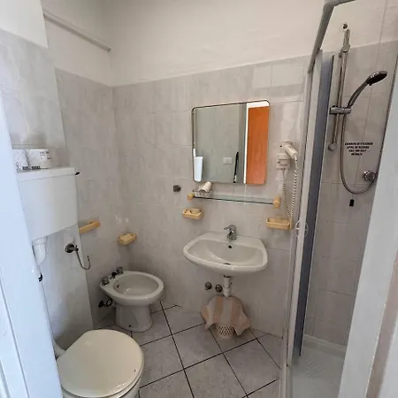 Ideal Hotel