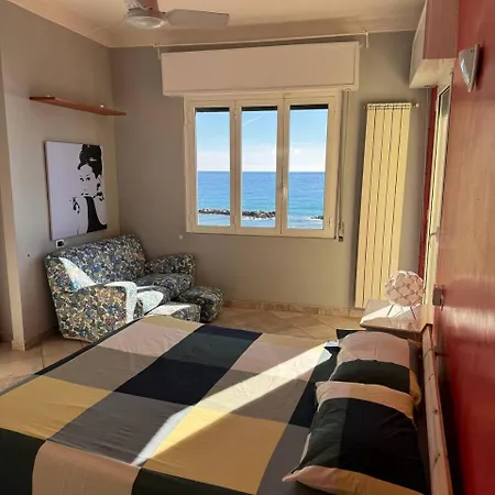 Ideal Hotel