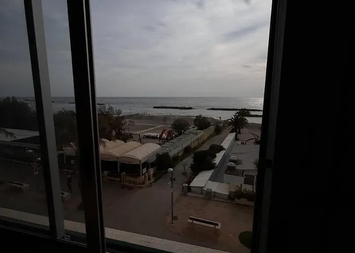 Ξενοδοχείο Ideal 3*