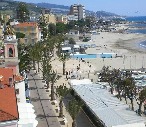 Ξενοδοχείο Ideal